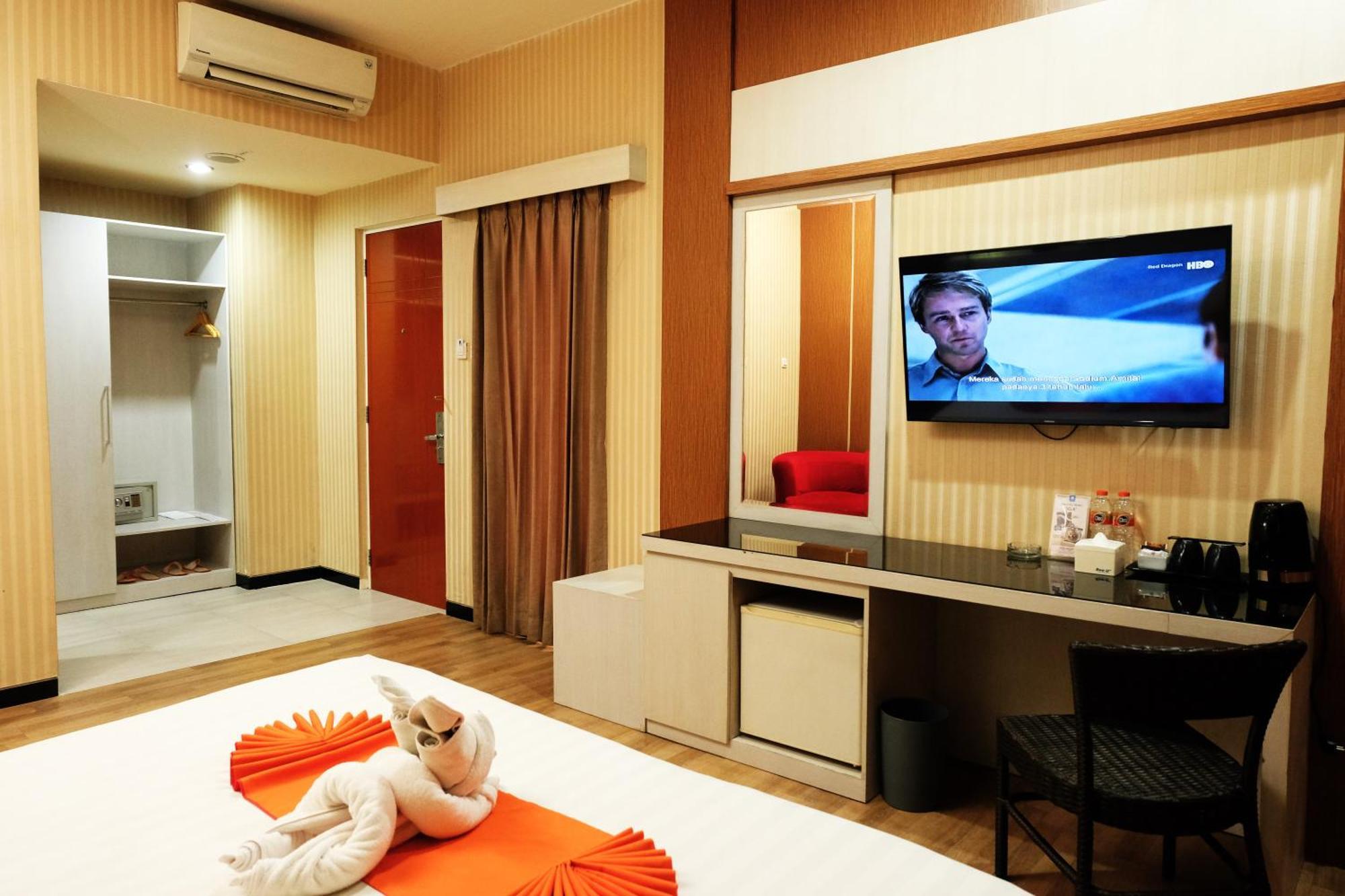 Halogen Hotel Airport Surabaya Сідоарджо Екстер'єр фото