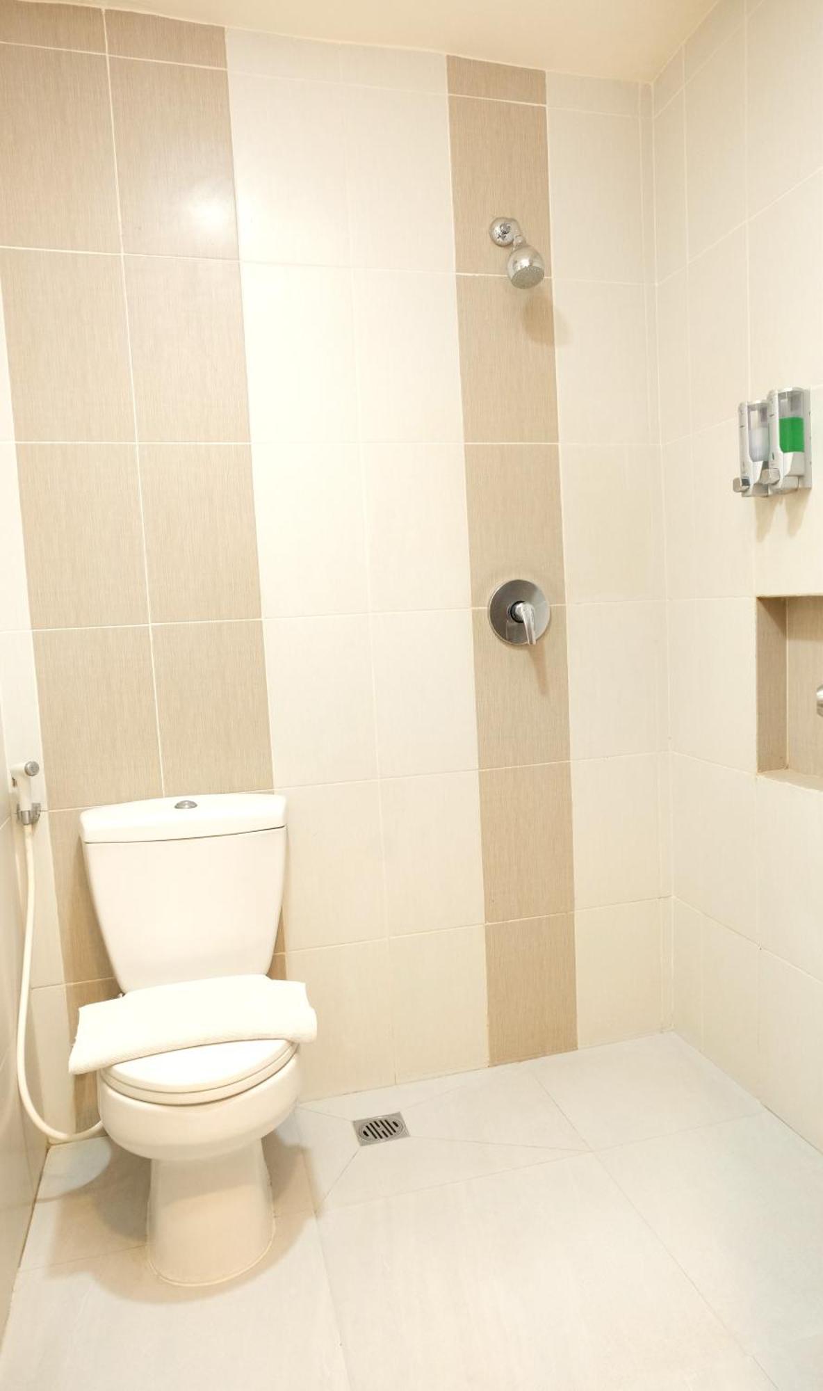 Halogen Hotel Airport Surabaya Сідоарджо Екстер'єр фото