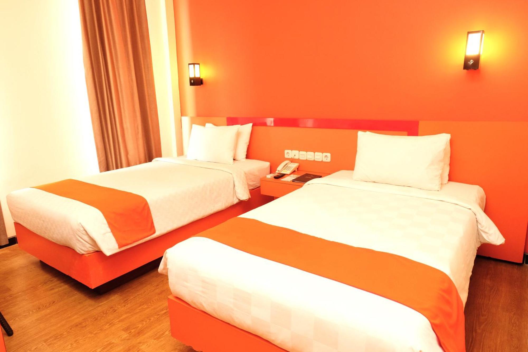 Halogen Hotel Airport Surabaya Сідоарджо Екстер'єр фото