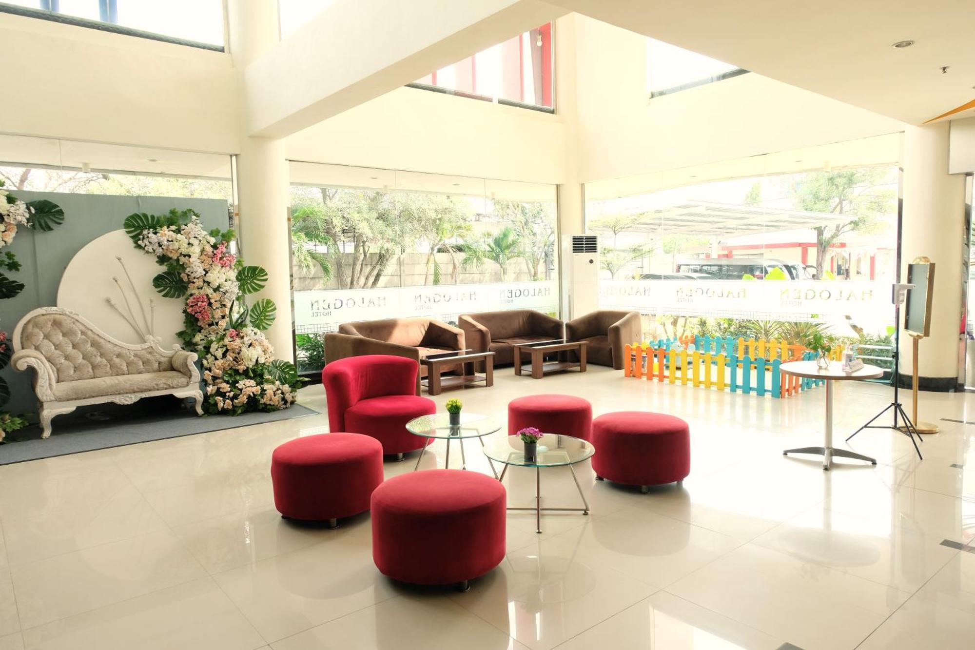 Halogen Hotel Airport Surabaya Сідоарджо Екстер'єр фото