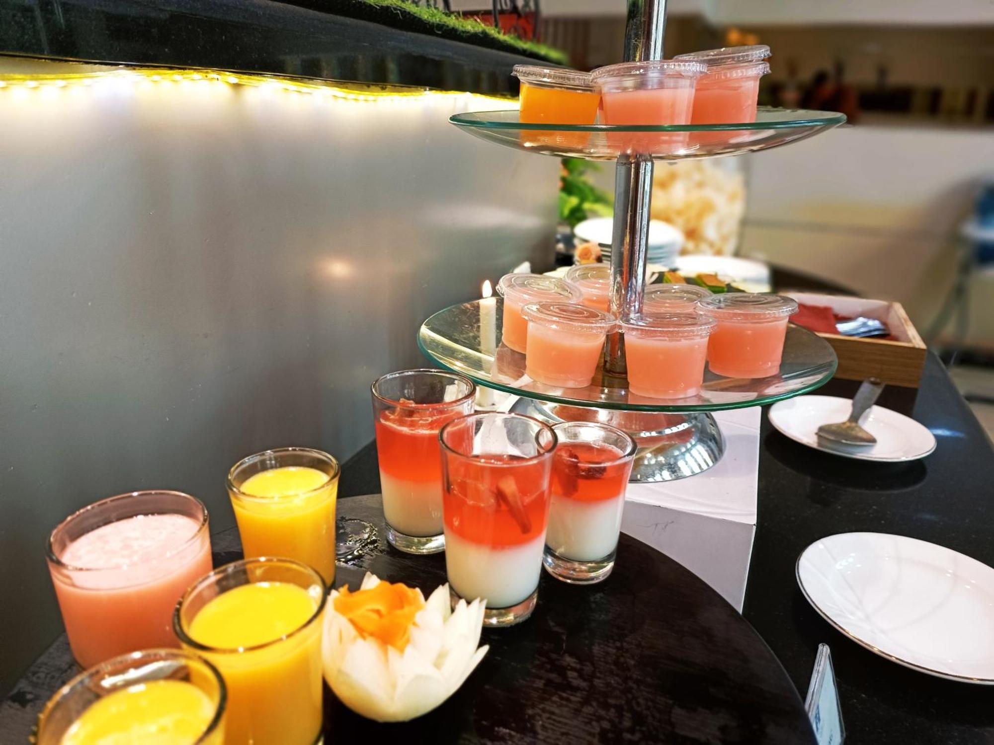 Halogen Hotel Airport Surabaya Сідоарджо Екстер'єр фото