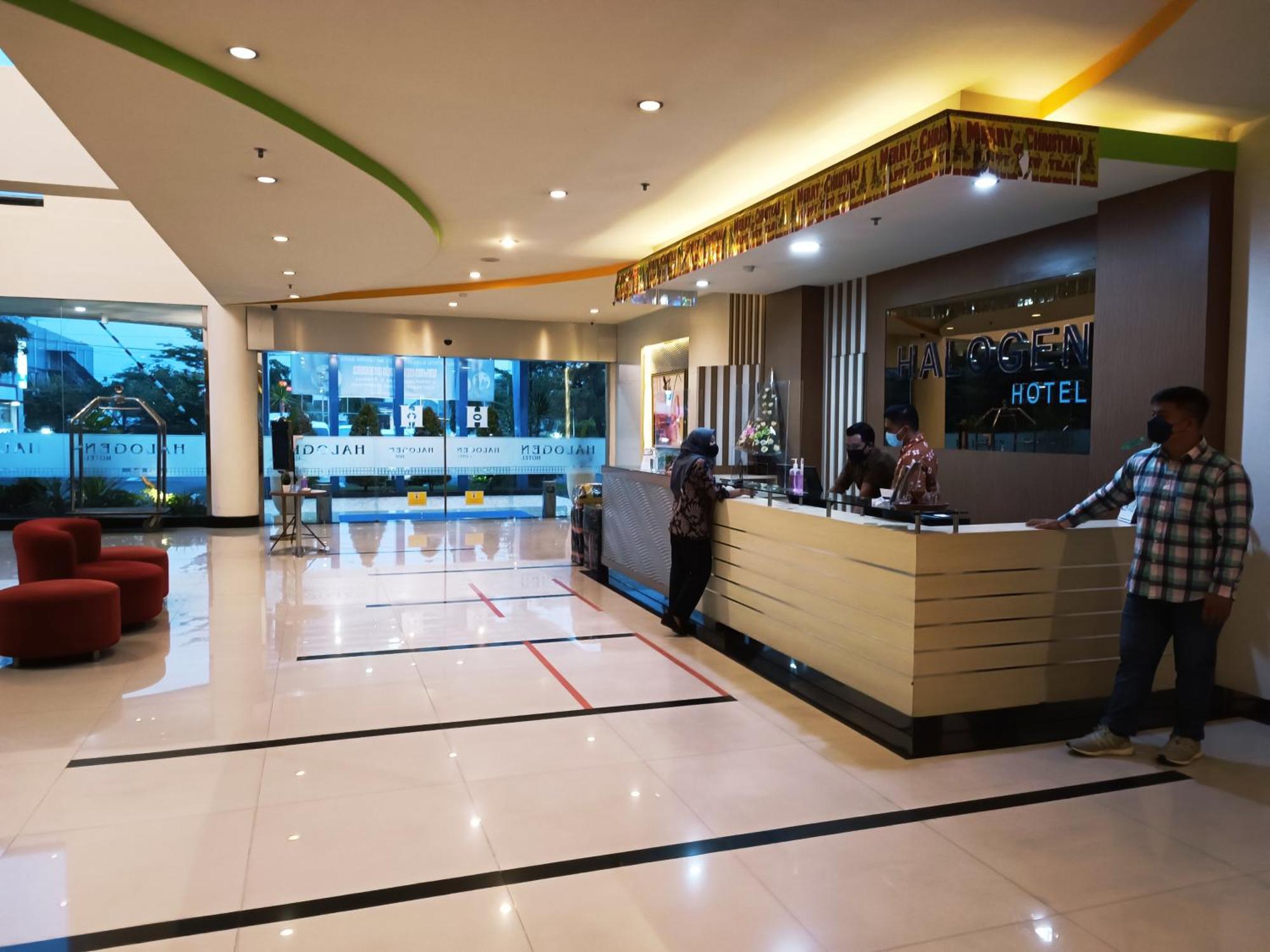 Halogen Hotel Airport Surabaya Сідоарджо Екстер'єр фото
