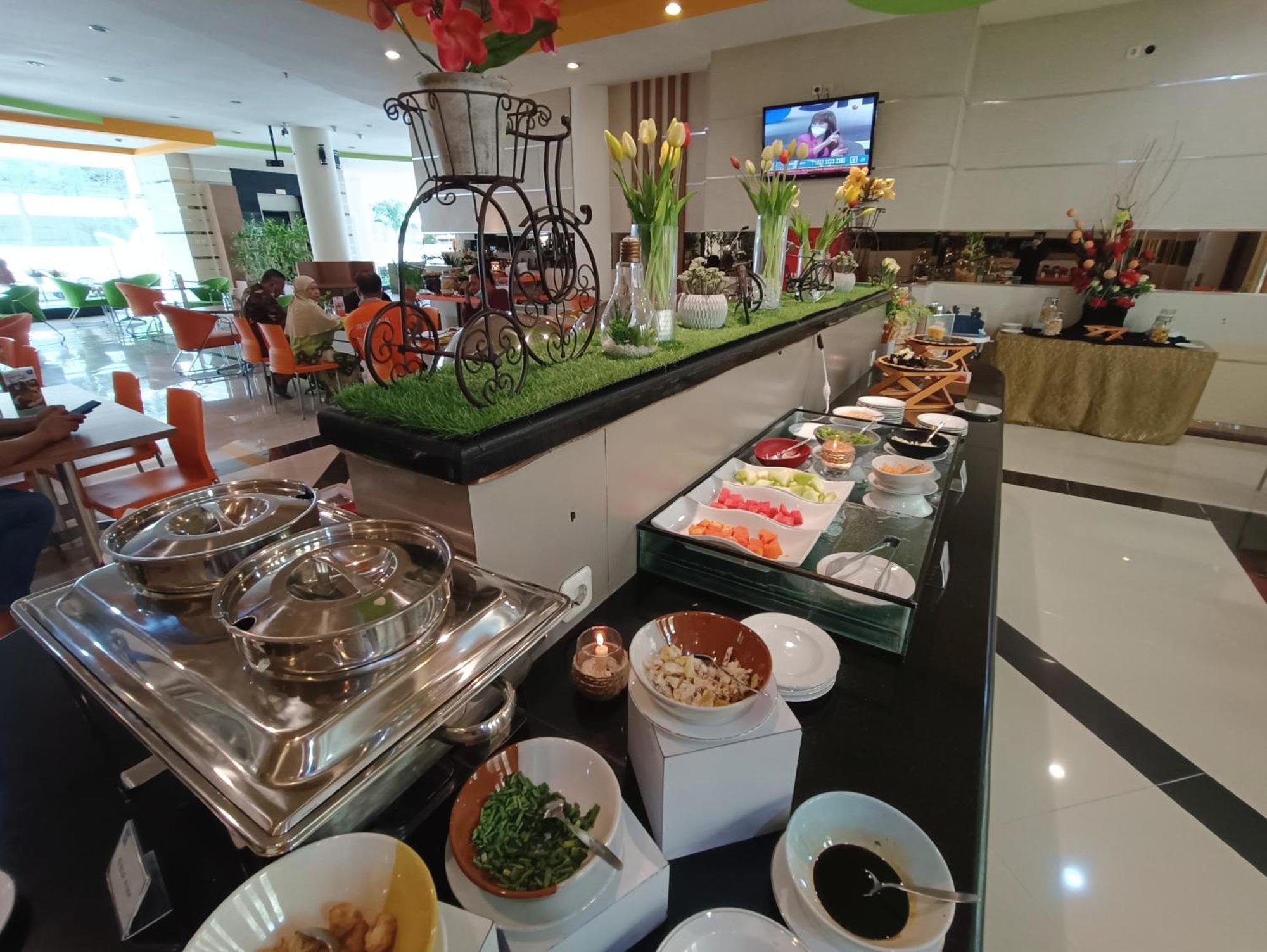Halogen Hotel Airport Surabaya Сідоарджо Екстер'єр фото