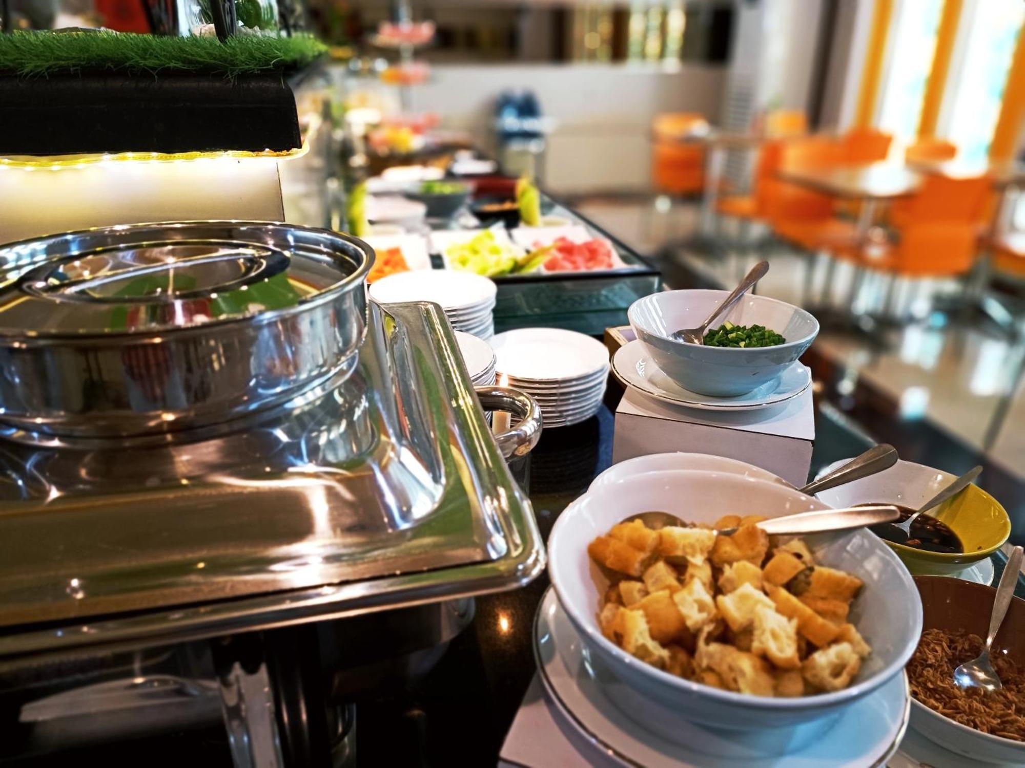 Halogen Hotel Airport Surabaya Сідоарджо Екстер'єр фото