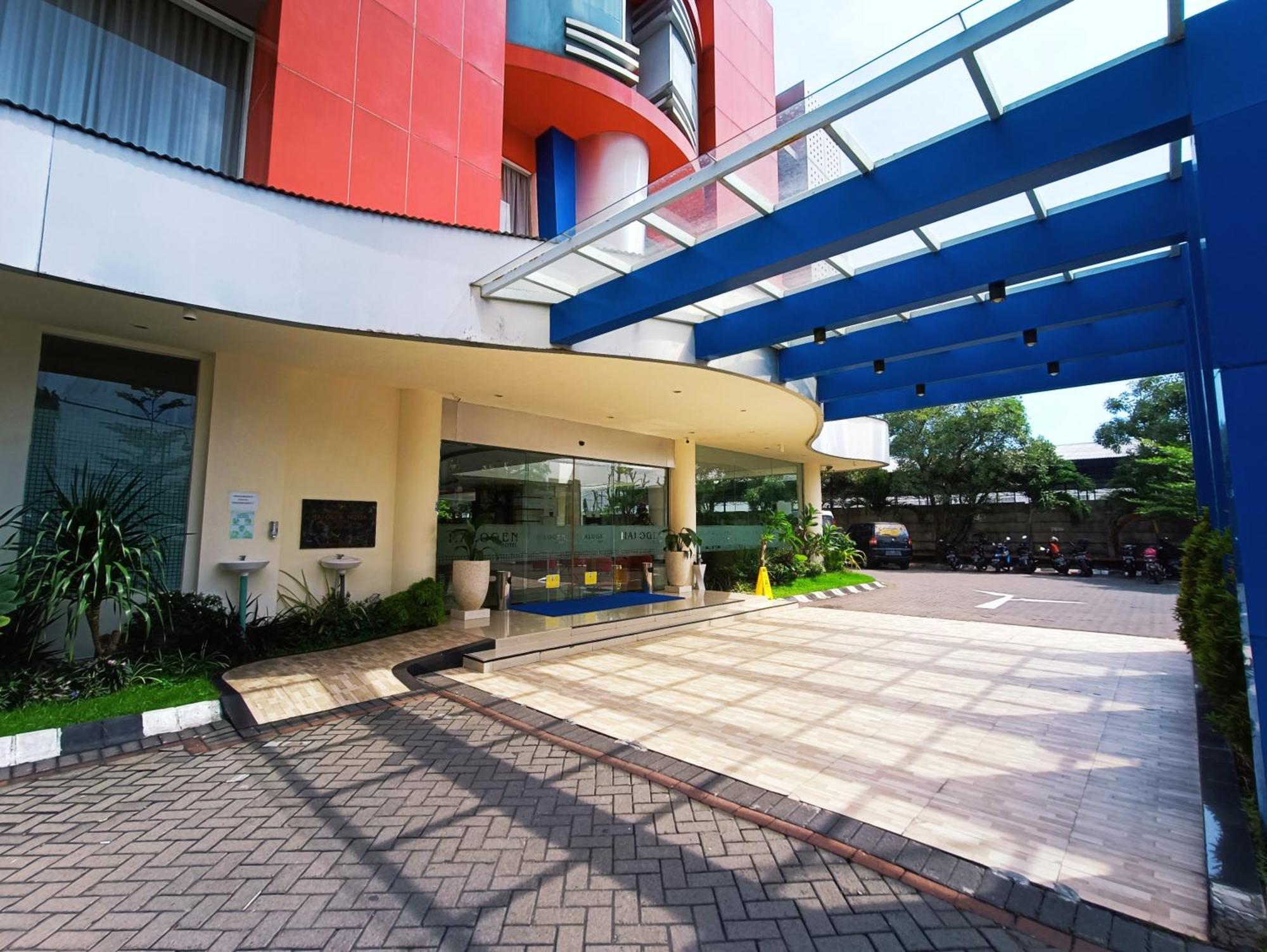 Halogen Hotel Airport Surabaya Сідоарджо Екстер'єр фото