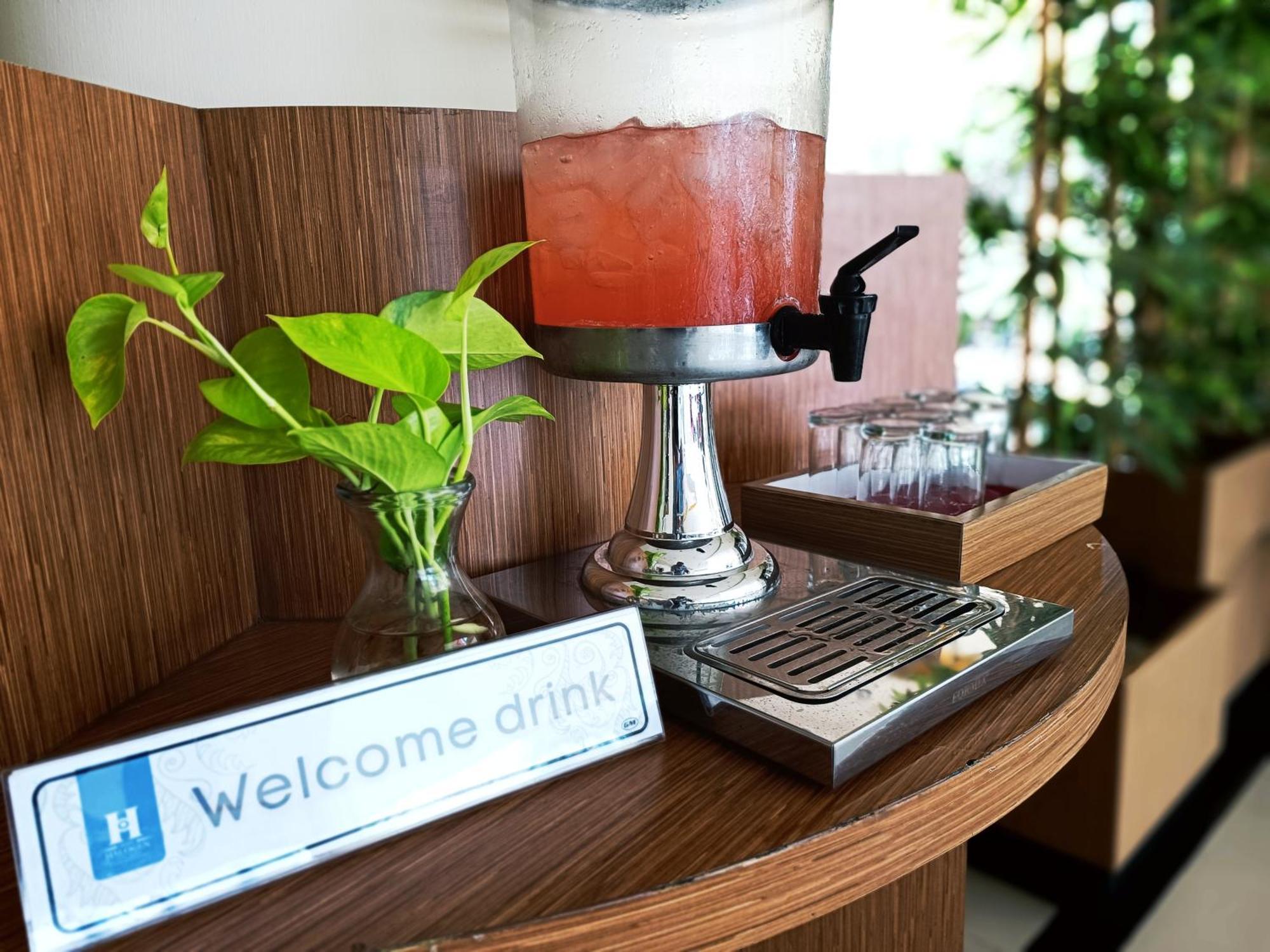 Halogen Hotel Airport Surabaya Сідоарджо Екстер'єр фото