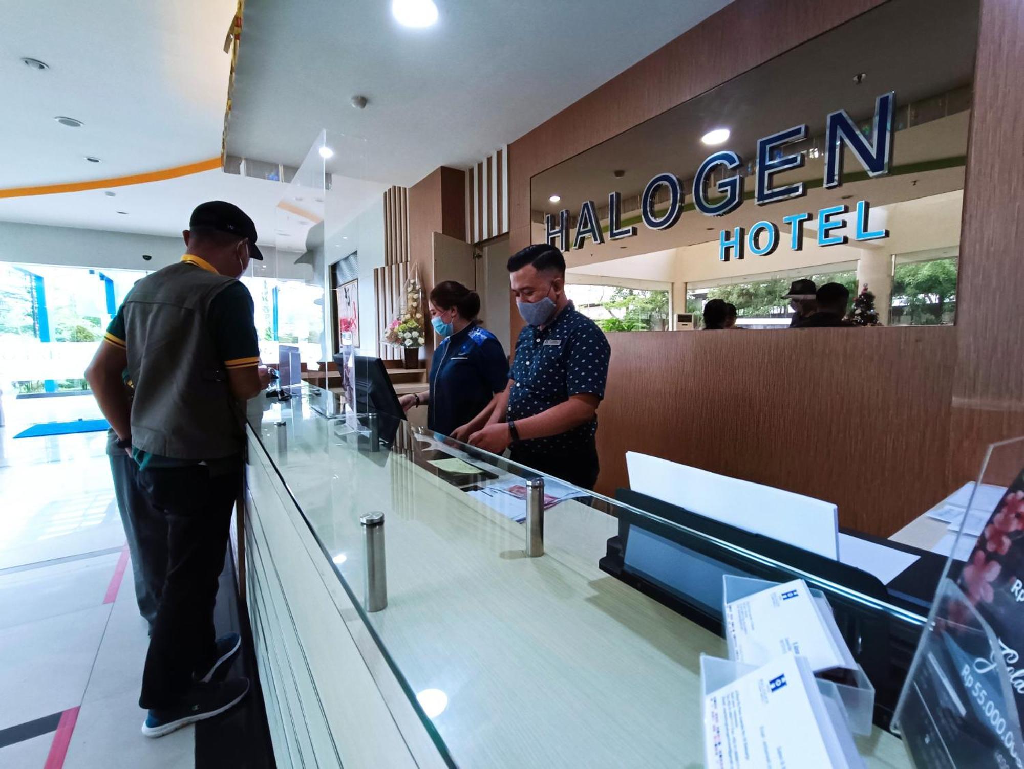 Halogen Hotel Airport Surabaya Сідоарджо Екстер'єр фото