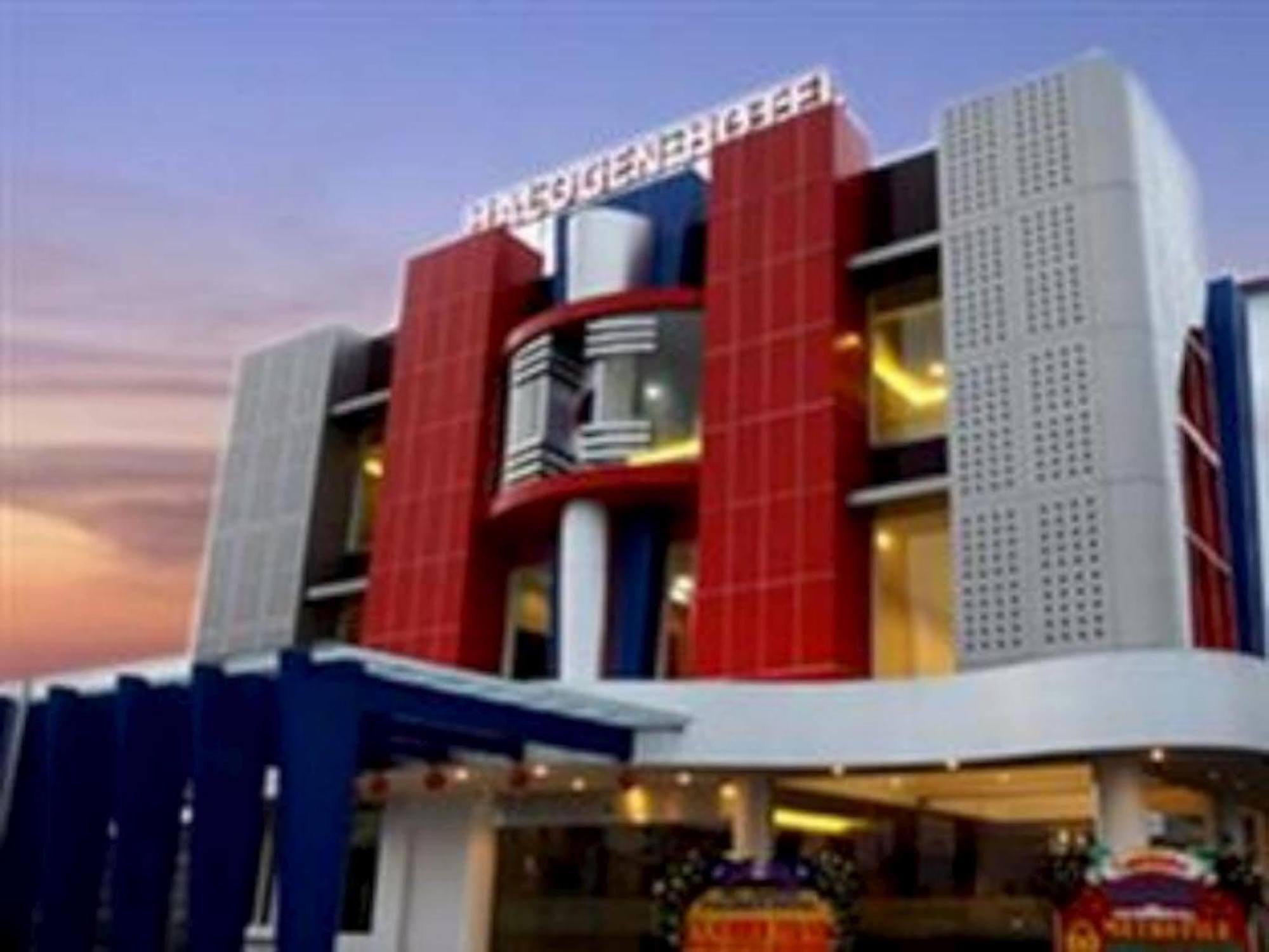 Halogen Hotel Airport Surabaya Сідоарджо Екстер'єр фото